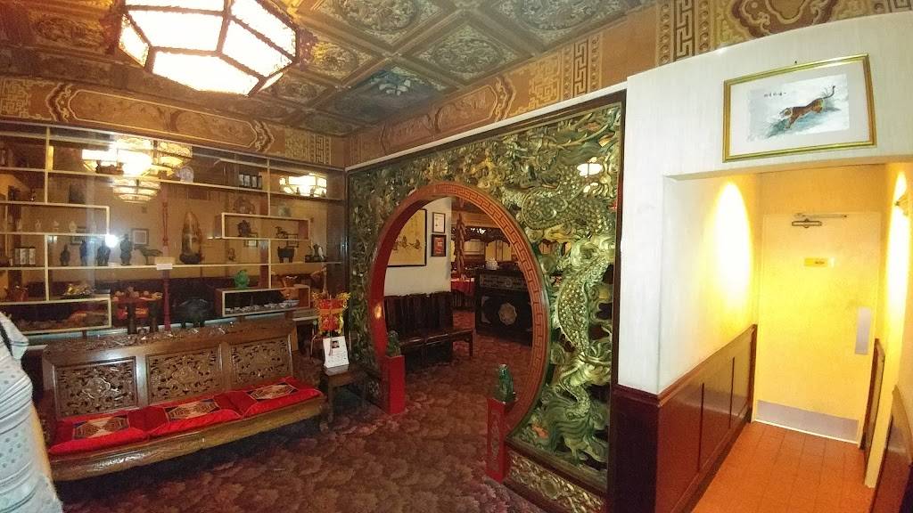 Yen Ching | restaurant | 7630 Good Hope Rd, Milwaukee, WI 53223, USA | 4143536677 OR +1 414-353-6677