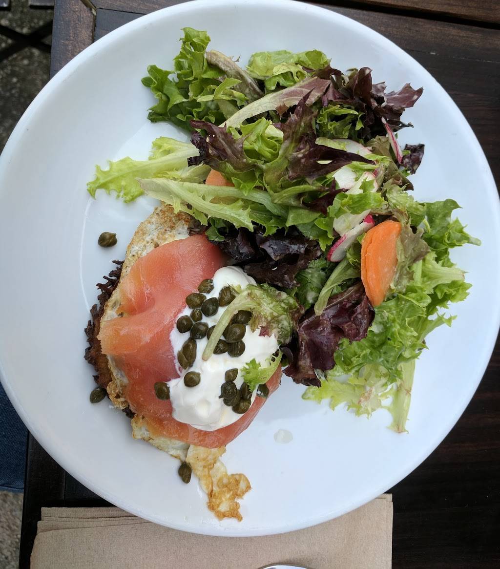 Hamiltons | restaurant | 2826 Fort Hamilton Pkwy, Brooklyn, NY 11218, USA | 7184380488 OR +1 718-438-0488