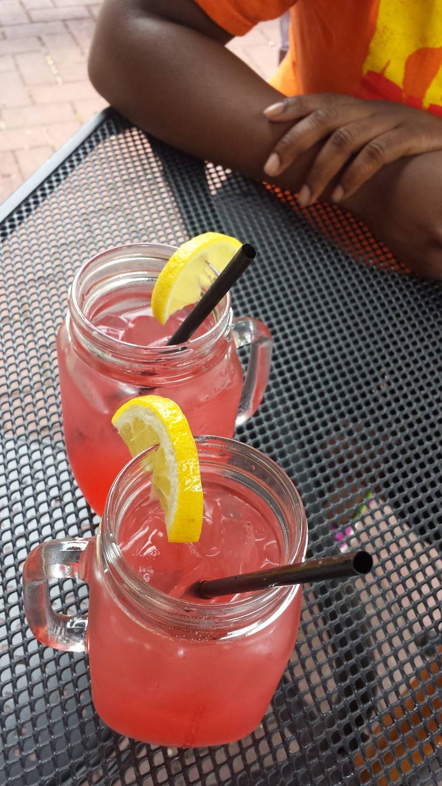 Flo & Santos | restaurant | 1310 S Wabash Ave, Chicago, IL 60605, USA | 3125669817 OR +1 312-566-9817