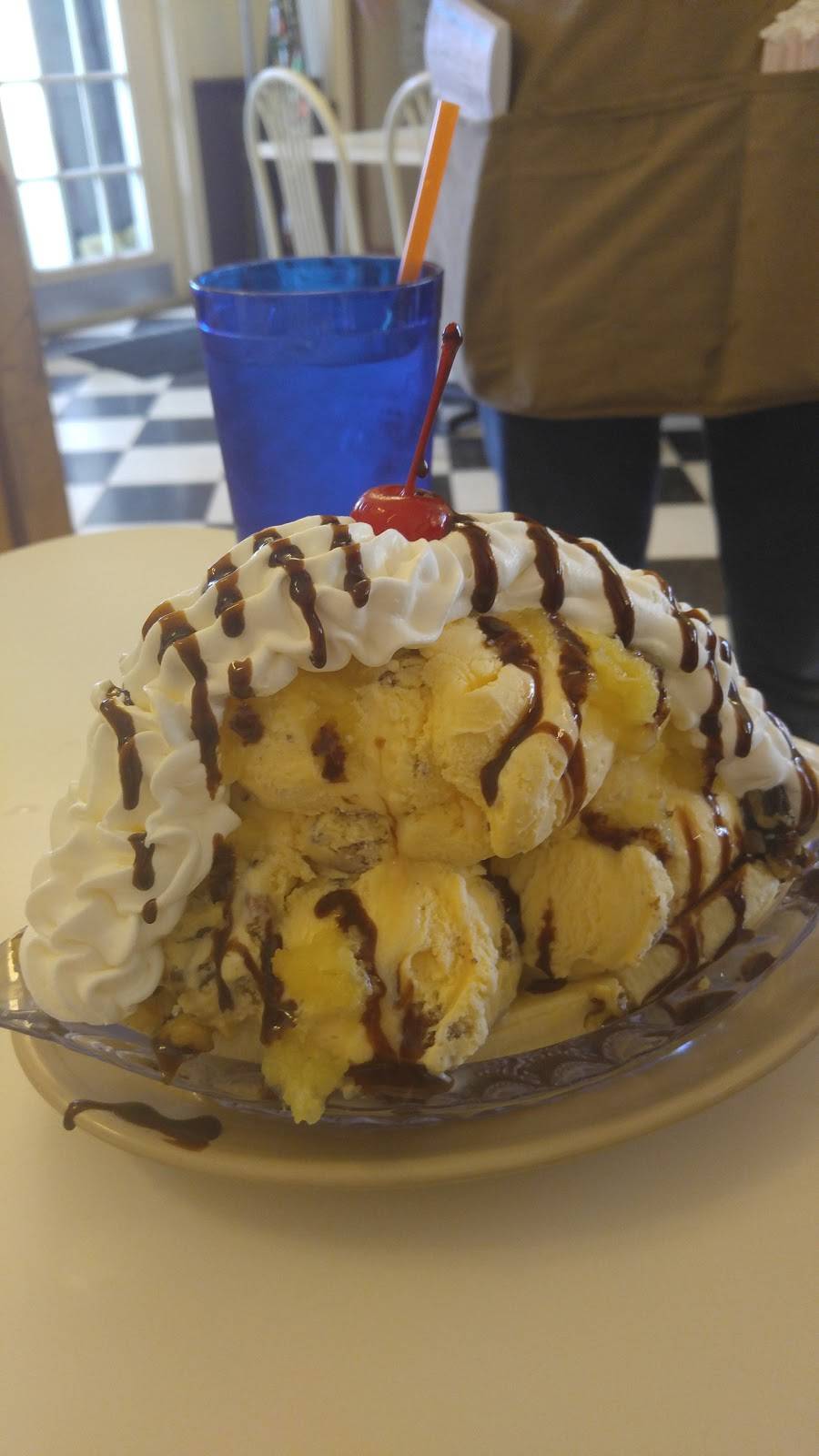 Mayberrys Restaurant | restaurant | 698 S Scales St, Reidsville, NC 27320, USA | 3363423277 OR +1 336-342-3277