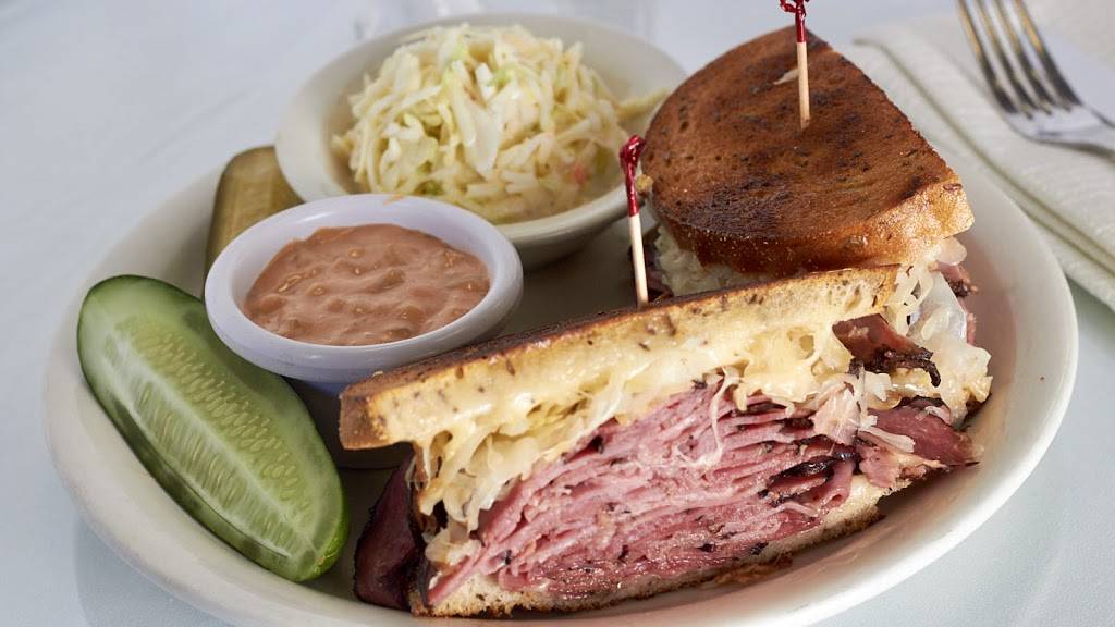 Famous Labels Delicatessen | restaurant | 19005 Ventura Blvd, Tarzana, CA 91356, USA | 8183433195 OR +1 818-343-3195