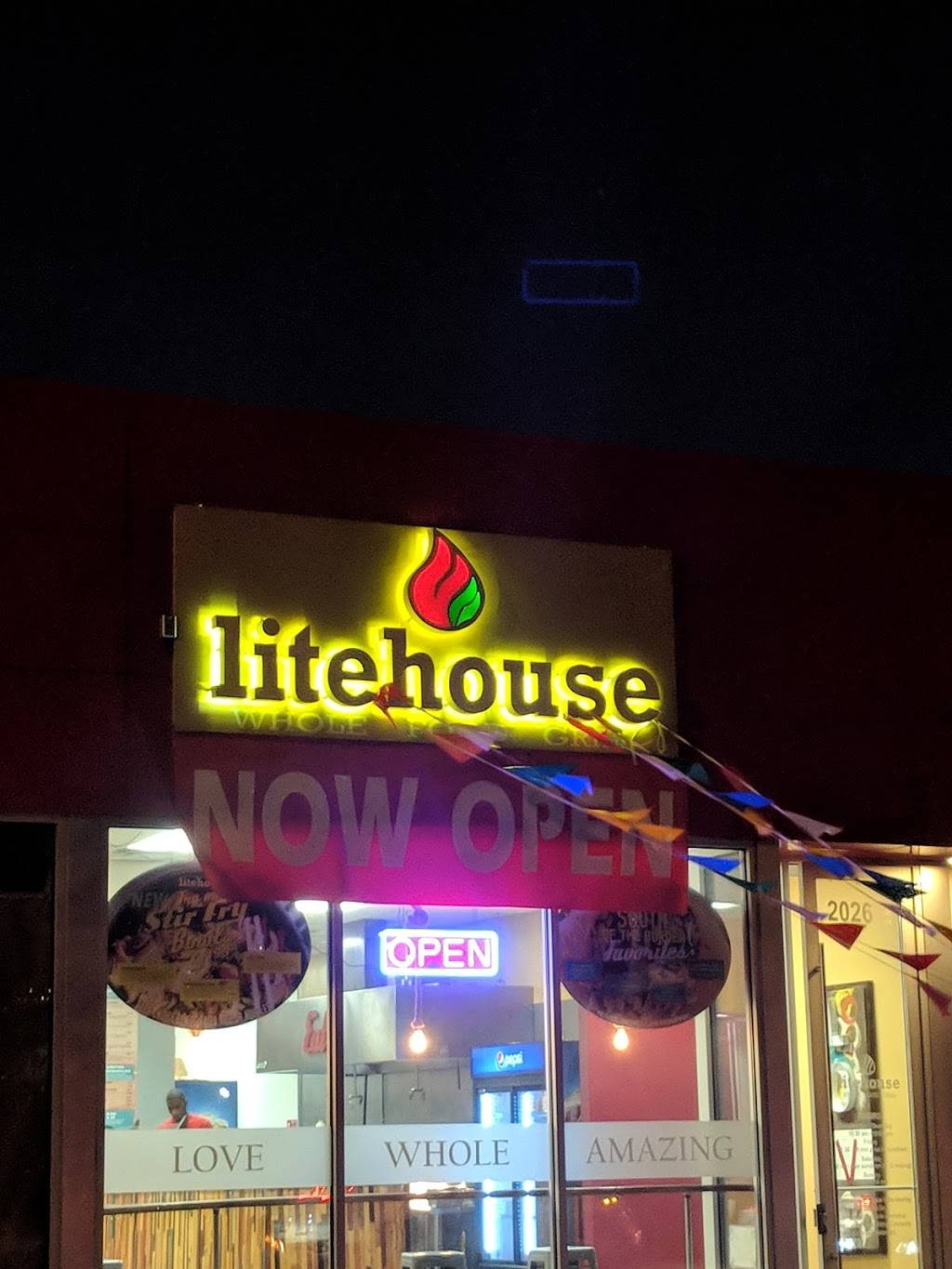 Litehouse Whole Food Grill | restaurant | 2026 S Clark St, Chicago, IL 60616, USA | 3124652187 OR +1 312-465-2187