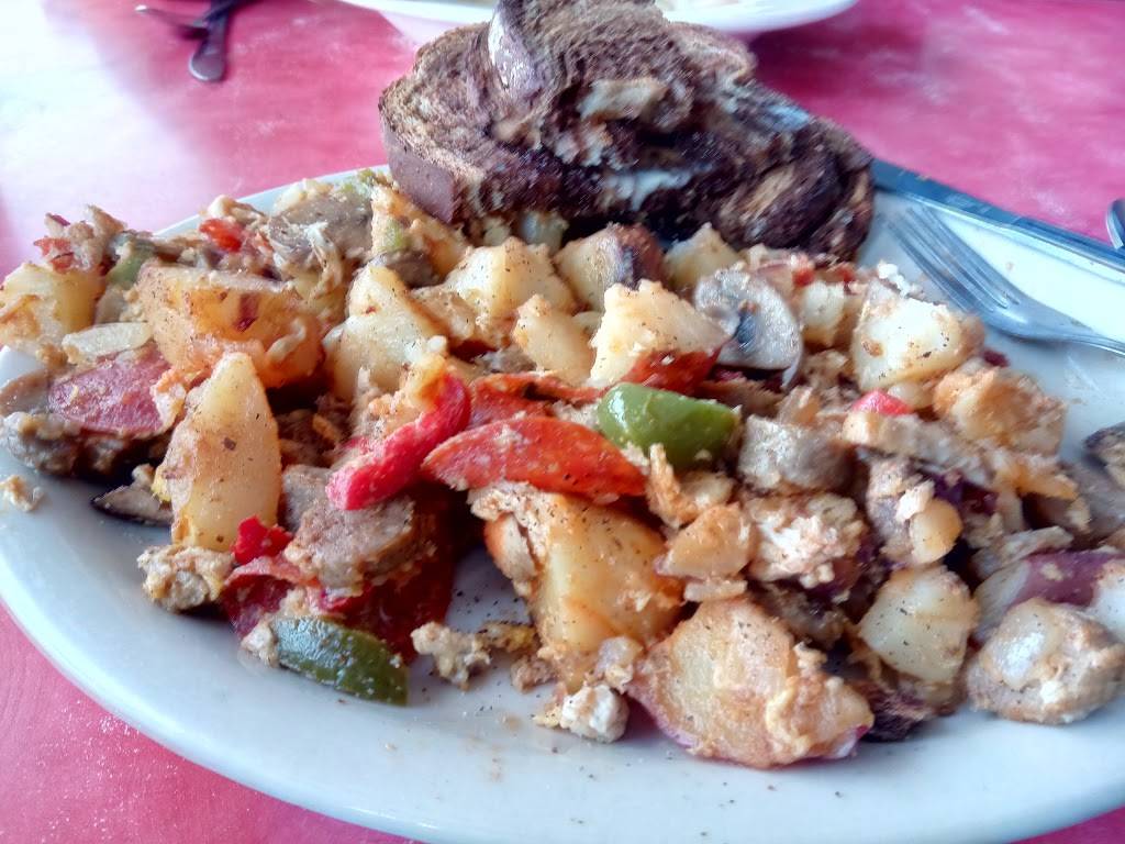 Auburn Diner | restaurant | 64 Columbus St, Auburn, NY 13021, USA | 3152537375 OR +1 315-253-7375