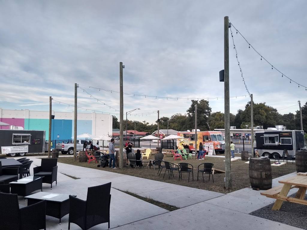 The Yard On Mass | restaurant | 802 N Massachusetts Ave, Lakeland, FL 33801, USA | 8633330330 OR +1 863-333-0330