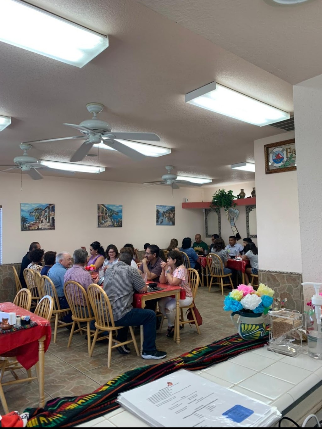 Los Amigos Restaurant | restaurant | 23348 Ave 95, Terra Bella, CA 93270, USA | 5594643000 OR +1 559-464-3000