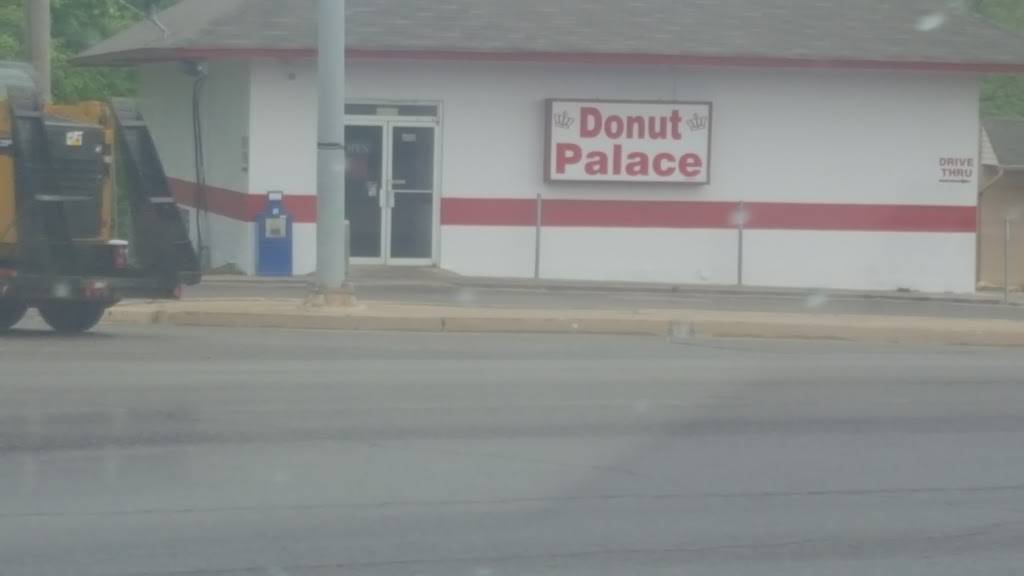 Donuts Palace | bakery | 600 N Main St, Noble, OK 73068, USA | 4058721488 OR +1 405-872-1488