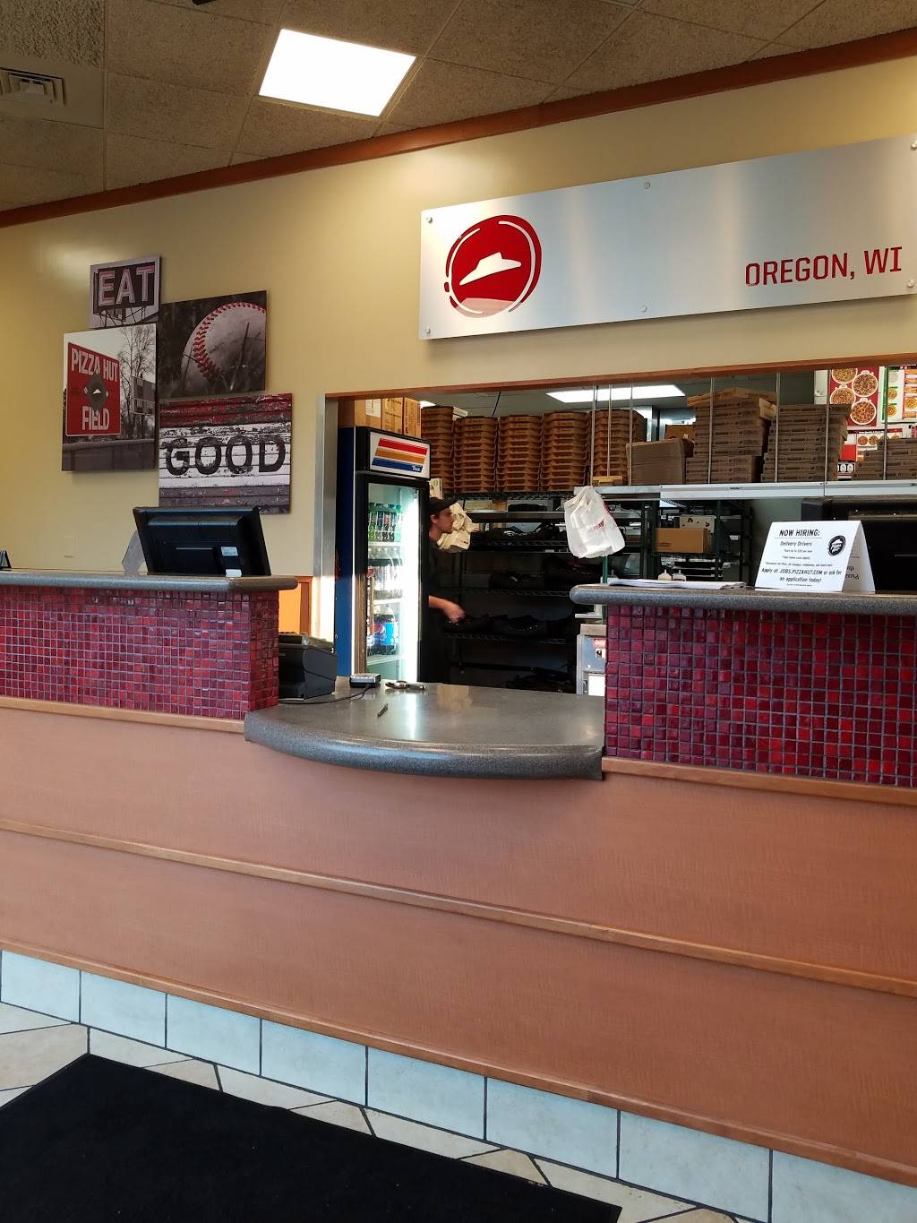 Pizza Hut | restaurant | 954 Janesville Rd Suite #3, Oregon, WI 53575, USA | 6088355555 OR +1 608-835-5555