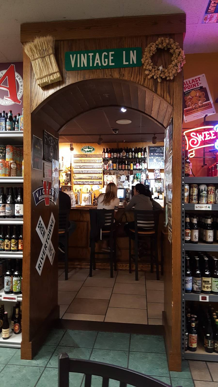 Vintage Estate Wine and Beer | restaurant | 7317 South Ave, Boardman, OH 44512, USA | 3306298080 OR +1 330-629-8080