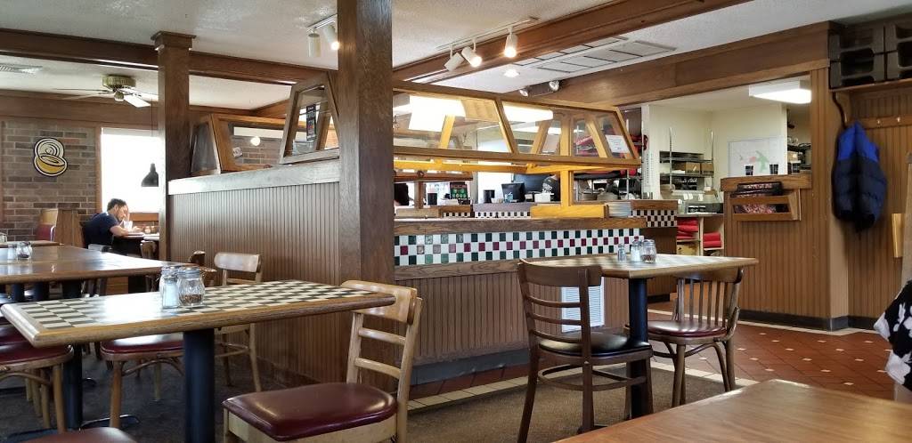 Pizza Hut | meal delivery | 720 E Lincoln Blvd, Hesston, KS 67062, USA | 6203272533 OR +1 620-327-2533