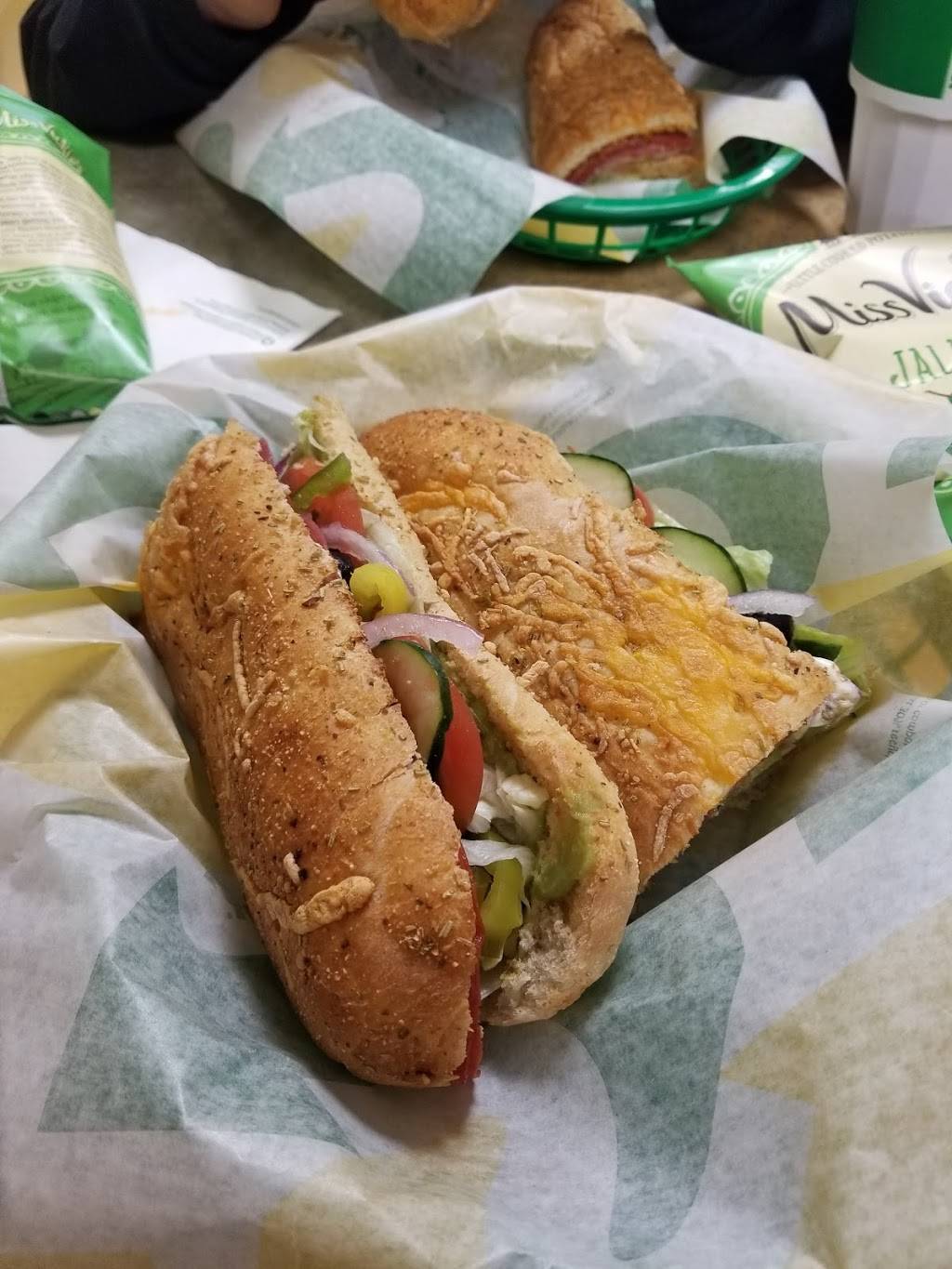 Subway | restaurant | 11256 Merritt St, Castroville, CA 95012, USA | 8316331900 OR +1 831-633-1900