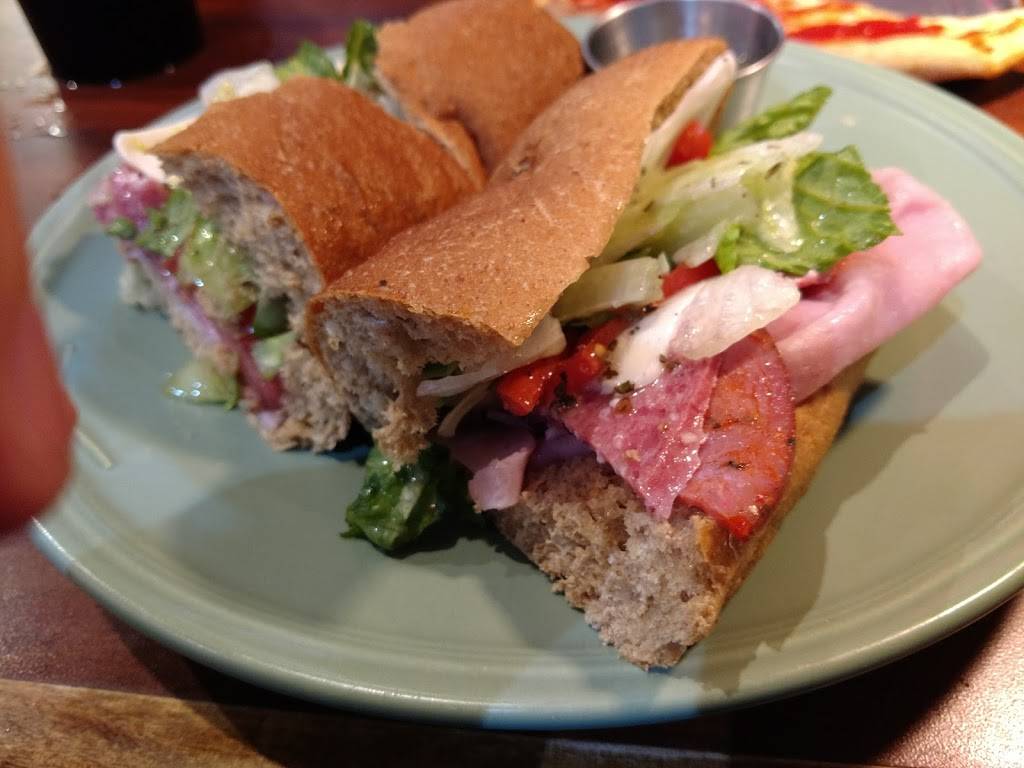 Ginos Pizza Italian Restaurant | meal delivery | 43 Alafaya Woods Blvd, Oviedo, FL 32765, USA | 4073661000 OR +1 407-366-1000