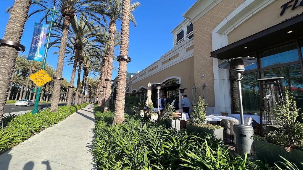 Flemings Prime Steakhouse & Wine Bar | restaurant | 1050 W Katella Ave, Anaheim, CA 92802, USA | 6577226038 OR +1 657-722-6038