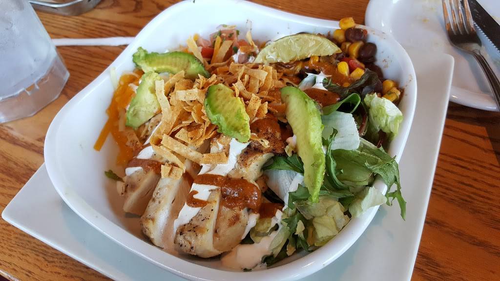 Chilis Grill & Bar | meal takeaway | 1908 E 20th St, Chico, CA 95928, USA | 5303451687 OR +1 530-345-1687