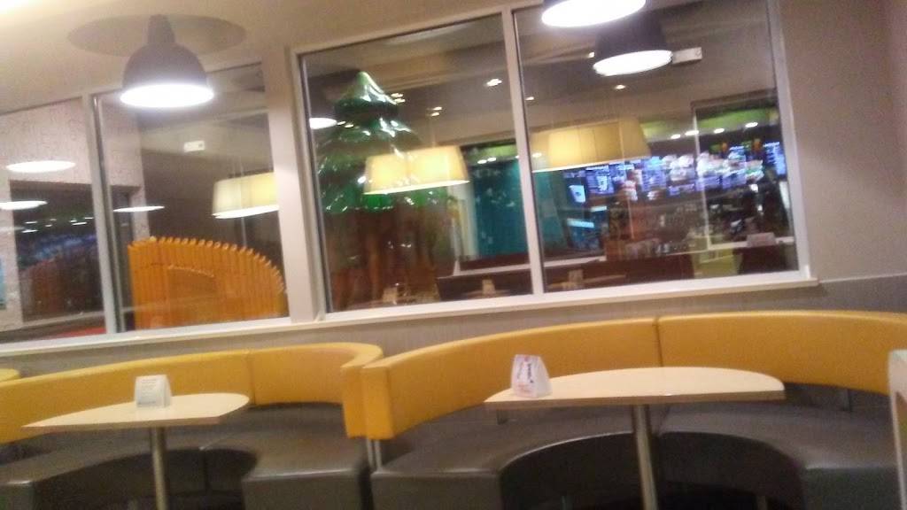 McDonalds | cafe | 1761 TX-46 W, New Braunfels, TX 78132, USA | 8306061111 OR +1 830-606-1111