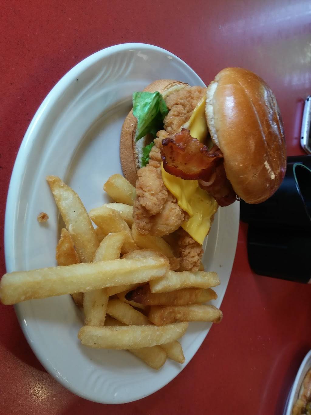 Friendlys | restaurant | 3420 Berlin Turnpike, Newington, CT 06111, USA | 8606665559 OR +1 860-666-5559