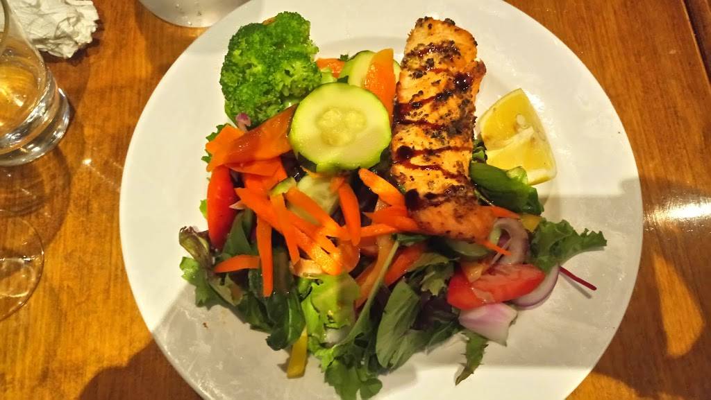 Red Cranberries Restaurant | restaurant | 601 Parliament St, Toronto, ON M4X 1P9, Canada | 4169256330 OR +1 416-925-6330