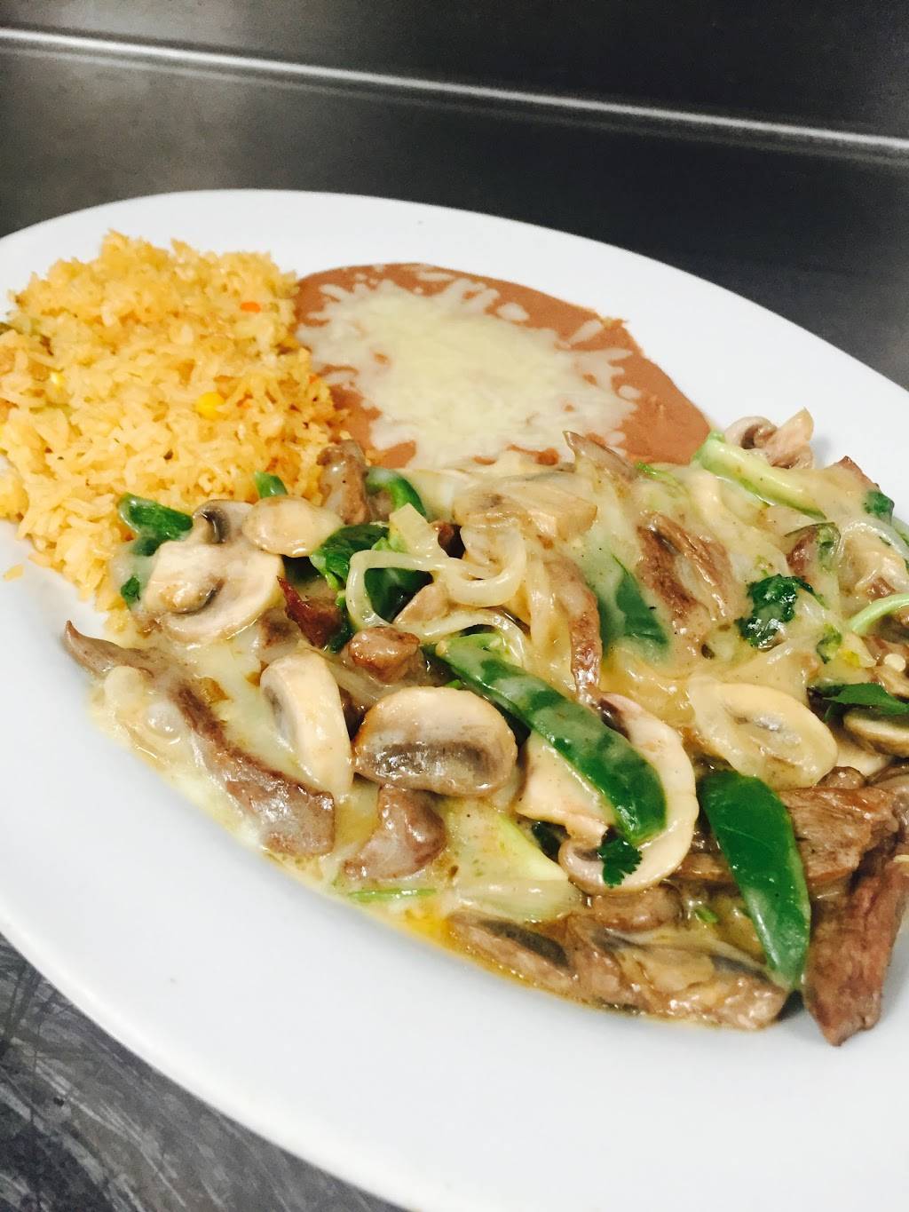 Fiesta Tapatia | restaurant | 431 E Main St, Middletown, DE 19709, USA | 3023789900 OR +1 302-378-9900