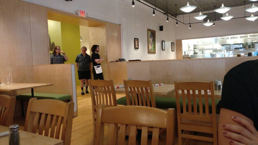 The Tomato Head | restaurant | 12 Market Square, Knoxville, TN 37902, USA | 8656374067 OR +1 865-637-4067