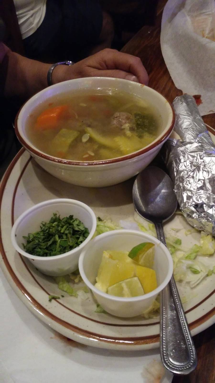 Papa Felipes Mexican Restaurant | restaurant | 9800 Menaul Blvd and, Eubank Blvd NE, Albuquerque, NM 87112, USA | 5052928877 OR +1 505-292-8877