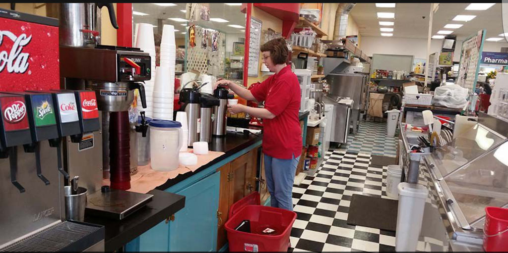 Graves Drug | restaurant | 212 S Summit St, Arkansas City, KS 67005, USA | 6204422300 OR +1 620-442-2300