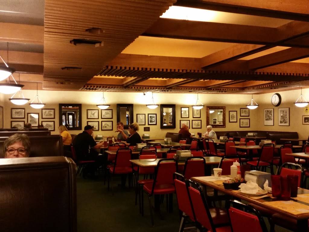 Monicals Pizza | restaurant | 900 S Court St, Tuscola, IL 61953, USA | 2172534749 OR +1 217-253-4749