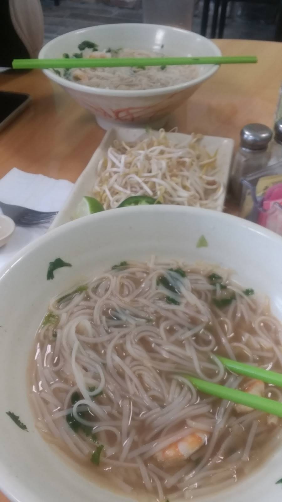 Pho Uy-Vu | restaurant | 300 S Fayette St, Shippensburg, PA 17257, USA | 7173007926 OR +1 717-300-7926