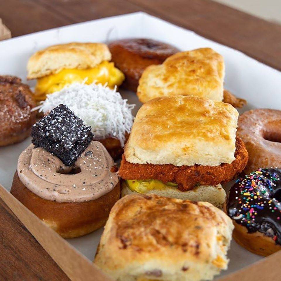 HenDough Chicken & Donuts | restaurant | 126 Augusta St suite 13, Greenville, SC 29601, USA | 8643739108 OR +1 864-373-9108