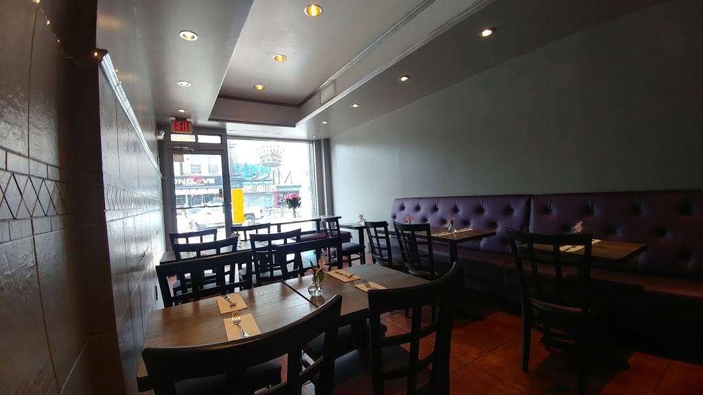 Miss Thailand Brooklyn | restaurant | 346 Graham Ave, Brooklyn, NY 11211, USA | 3472944491 OR +1 347-294-4491
