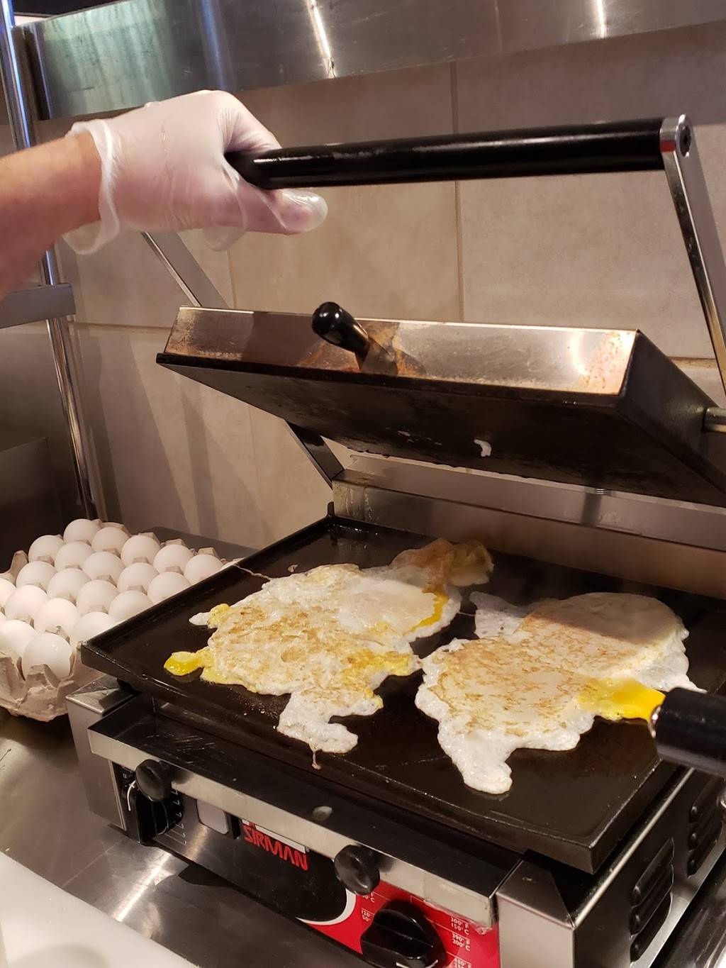 La Sandwichera | restaurant | 2721 W Division St, Chicago, IL 60622, USA | 7736977477 OR +1 773-697-7477