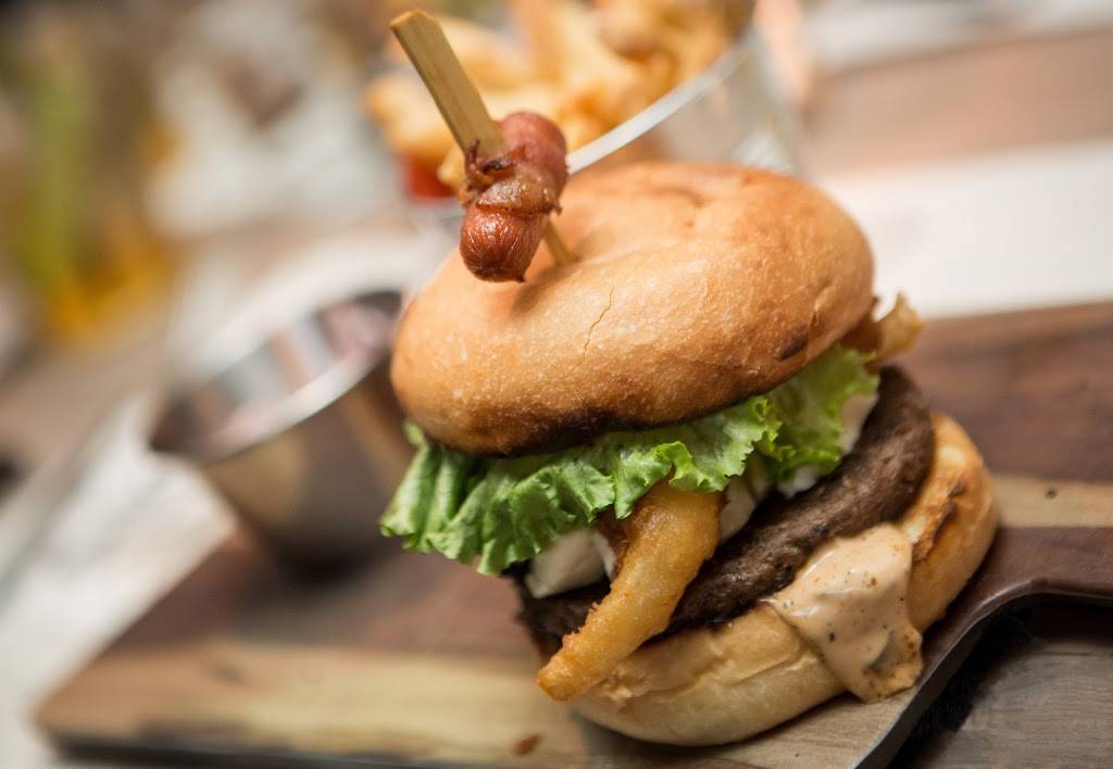 SHAKER Cuisine & Mixologie | restaurant | 76 A Route du Président-Kennedy, Lévis, QC G6V 6C9, Canada | 4188388882 OR +1 418-838-8882