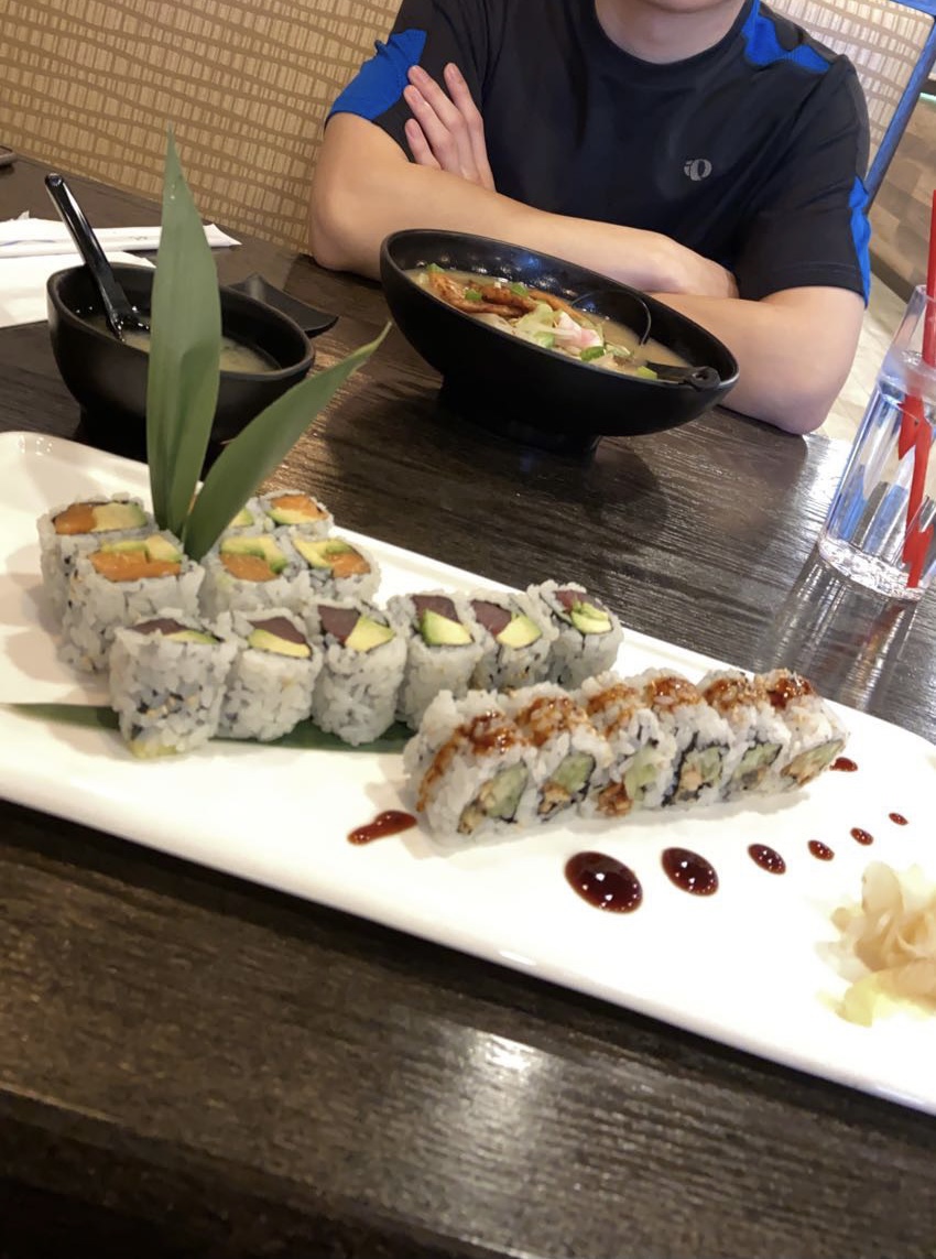 Oishii Sushi & Ramen | restaurant | 129 E Main St, Newark, DE 19711, USA | 3022895015 OR +1 302-289-5015