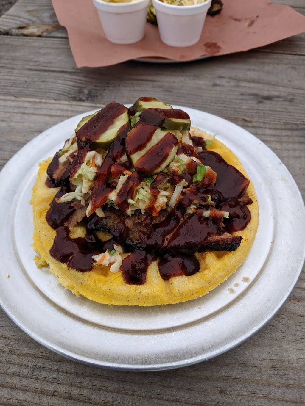 Charlies BBQ & Bakery | restaurant | 2309 E Main St, Chattanooga, TN 37404, USA | 4235411500 OR +1 423-541-1500