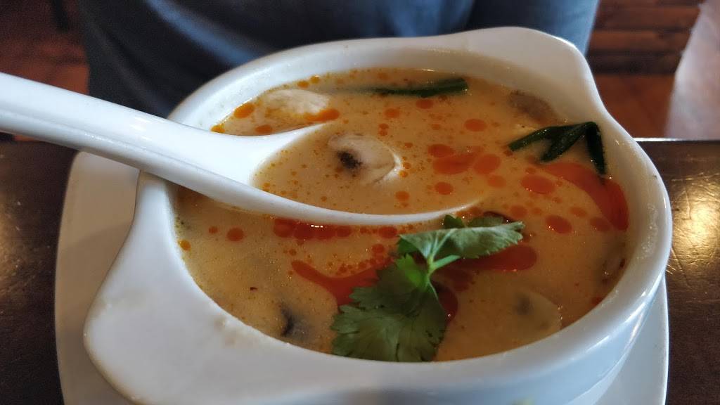 Rocharin Thai Bistro | restaurant | 600 Pacific Coast Hwy #108, Seal Beach, CA 90740, USA | 5625965156 OR +1 562-596-5156