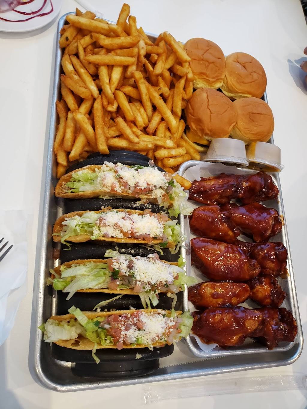 Jenavies Cafe | restaurant | 2920 Bruckner Blvd, Bronx, NY 10465, USA | 7186841324 OR +1 718-684-1324