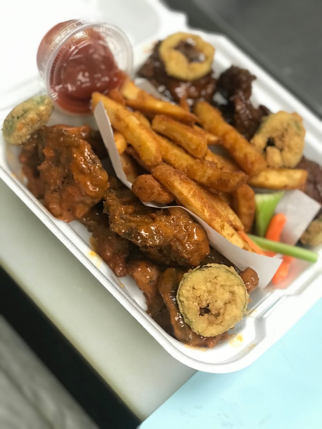 MushWings | restaurant | 405 N Walker Ave, Oklahoma City, OK 73102, USA | 4057683470 OR +1 405-768-3470