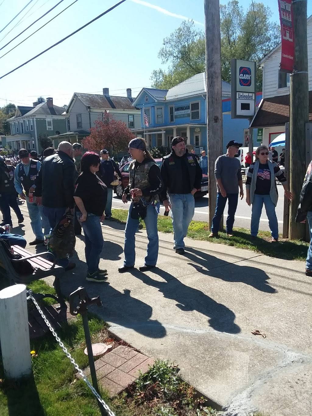 Marshs Diner | restaurant | 108 N Main St, Amsterdam, OH 43903, USA | 7405433005 OR +1 740-543-3005