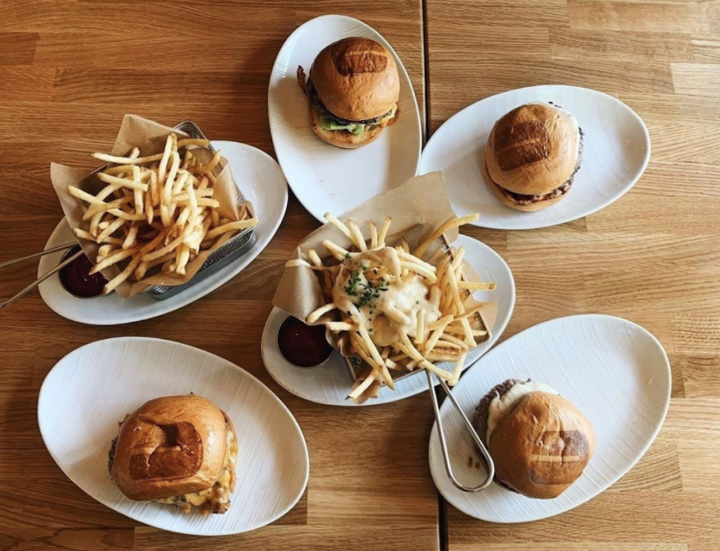Umami Burger | restaurant | 525 Broadway, Santa Monica, CA 90401, USA | 3104511300 OR +1 310-451-1300