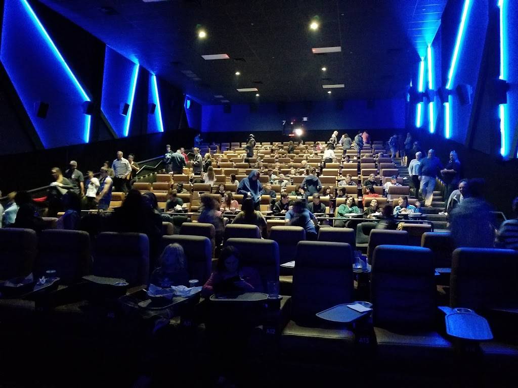 Studio Movie Grill | night club | 1555 Simi Town Center Way, Simi Valley, CA 93065, USA | 8054227100 OR +1 805-422-7100