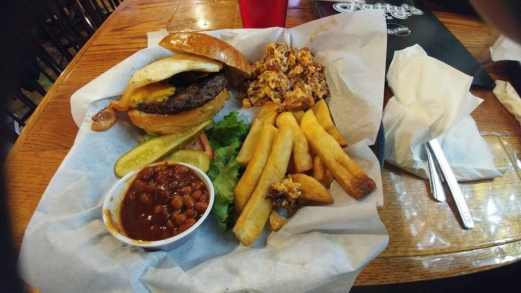 Fattys Pub & Grill | restaurant | 1312 W Lincoln Hwy, DeKalb, IL 60115, USA | 8157587737 OR +1 815-758-7737