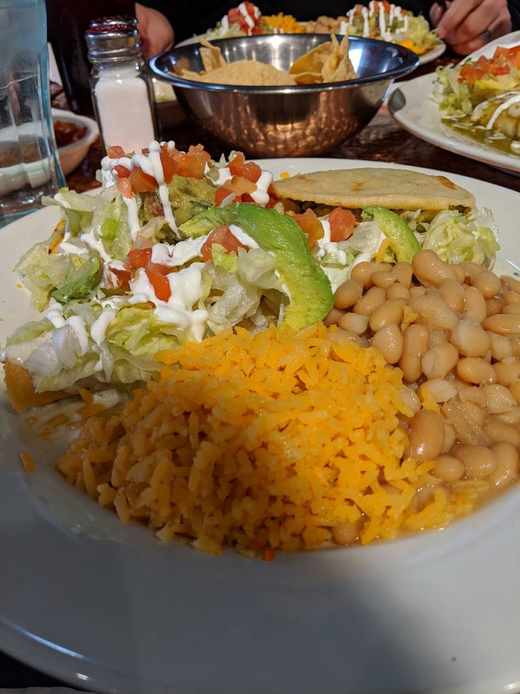 Chelas Tacos Mexican Restaurant | restaurant | 3420 N St Marys St, San Antonio, TX 78212, USA | 2105357340 OR +1 210-535-7340