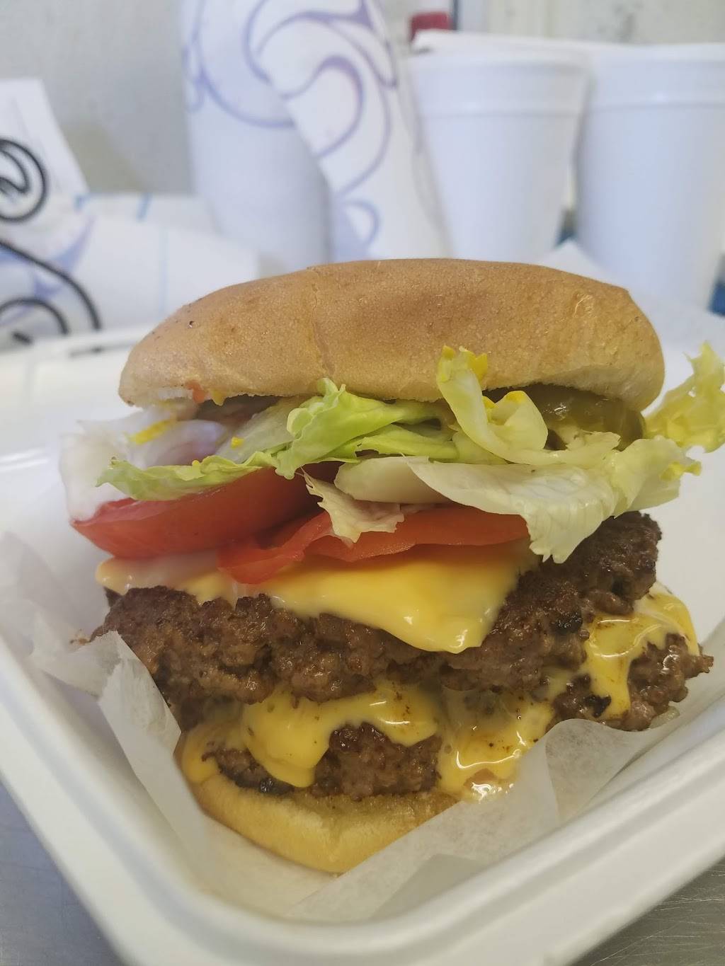 Papa Charlies | restaurant | 1014 3rd Ave, McRae-Helena, GA 31055, USA | 2293153357 OR +1 229-315-3357