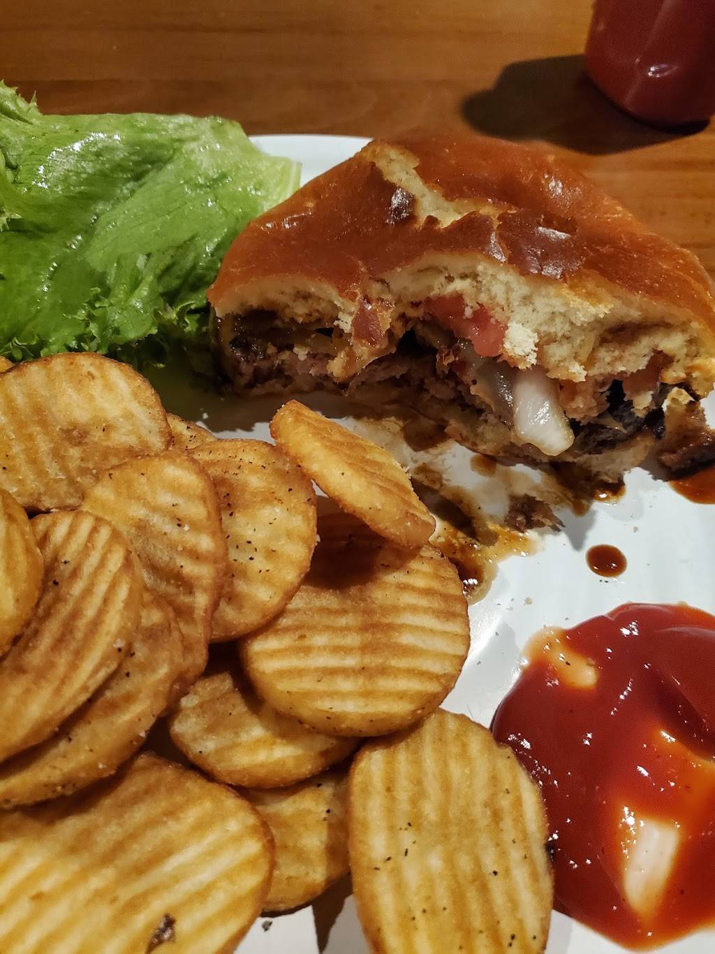 Midtown Station | restaurant | 715 2nd Ave SE, Cedar Rapids, IA 52401, USA | 3192001094 OR +1 319-200-1094