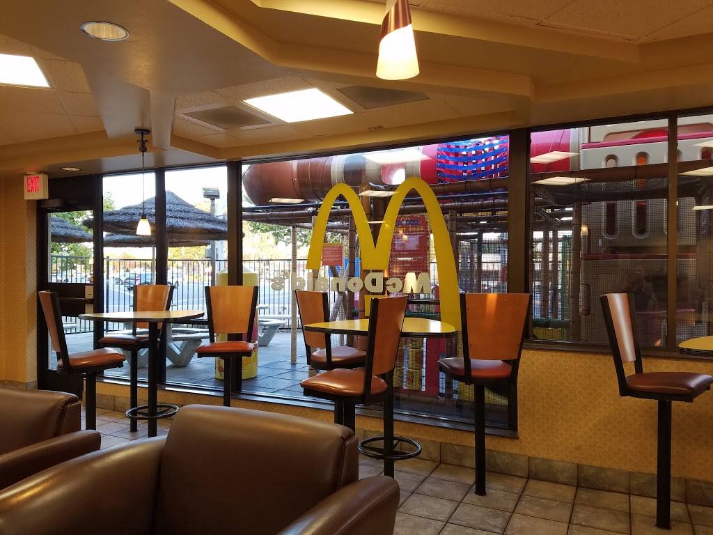 McDonalds | cafe | 7145 Dublin Blvd, Dublin, CA 94568, USA | 9258290292 OR +1 925-829-0292