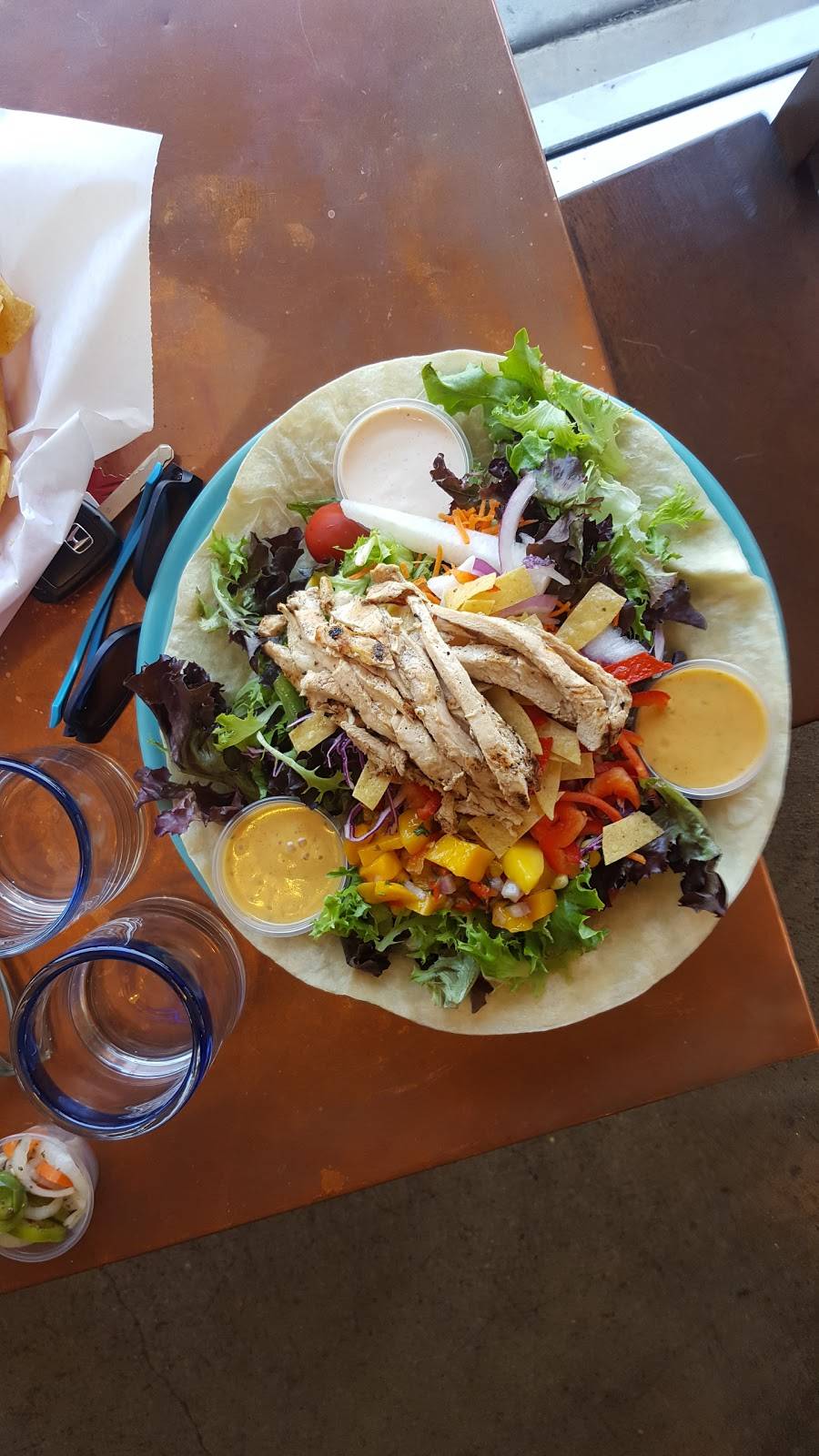 Dos Coyotes Border Cafe | cafe | 6450 Folsom Boulevard # 110 # 110, Sacramento, CA 95819, USA | 9164525696 OR +1 916-452-5696