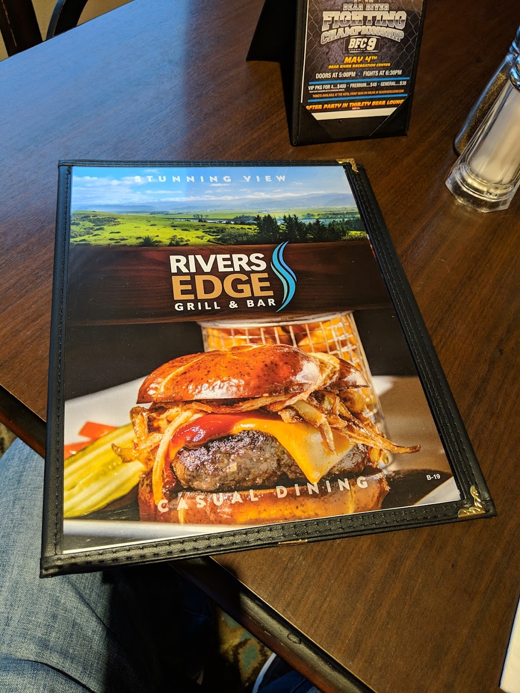 Rivers Edge Grill & Bar | night club | 11 Bear Paws Way, Loleta, CA 95551, USA | 7077339644 OR +1 707-733-9644