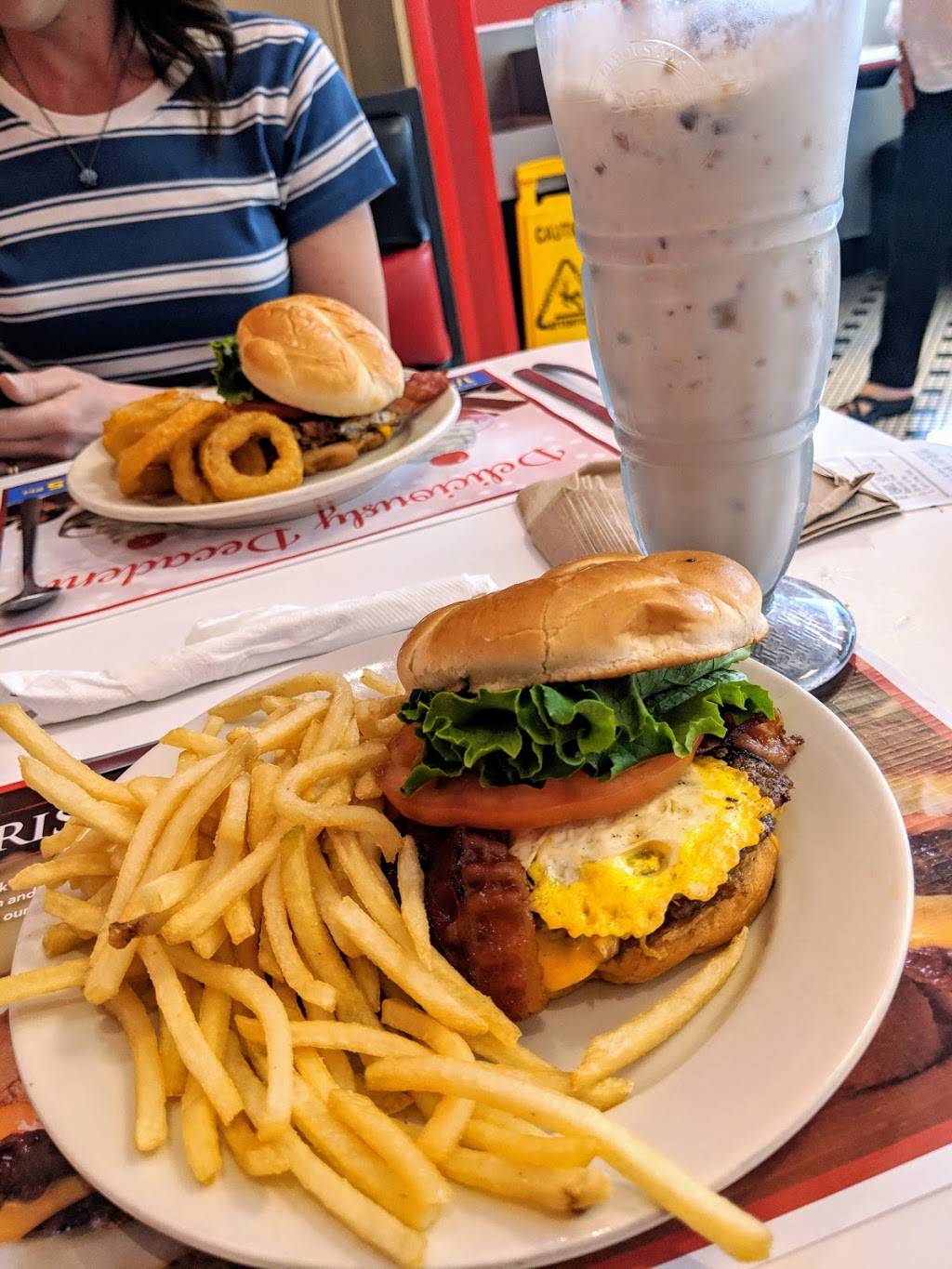 Steak n Shake | restaurant | 1940 94th Court, Vero Beach, FL 32966, USA | 7727940095 OR +1 772-794-0095