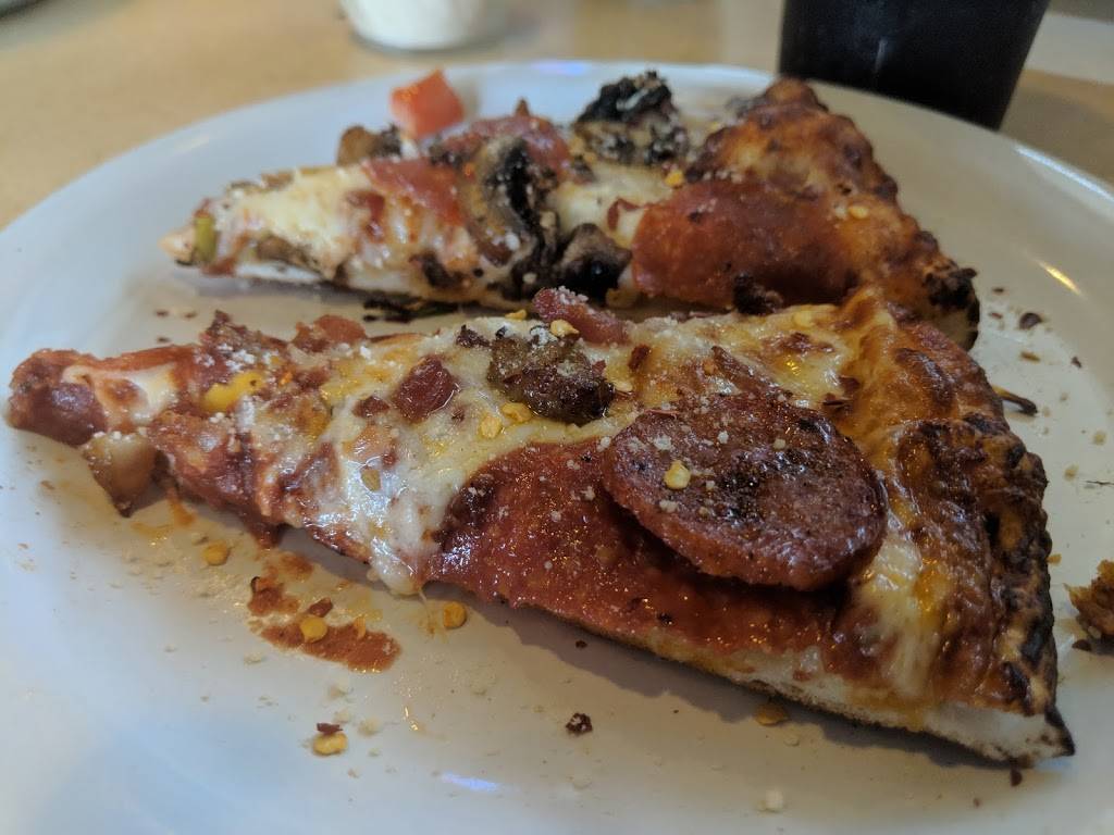 Round Table Pizza | meal delivery | 3005 Freeport Blvd, Sacramento, CA 95818, USA | 9164432001 OR +1 916-443-2001