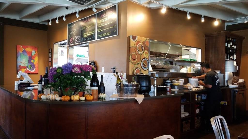 Googie Grill | cafe | 1520 Del Monte Blvd, Seaside, CA 93955, USA | 8313921520 OR +1 831-392-1520