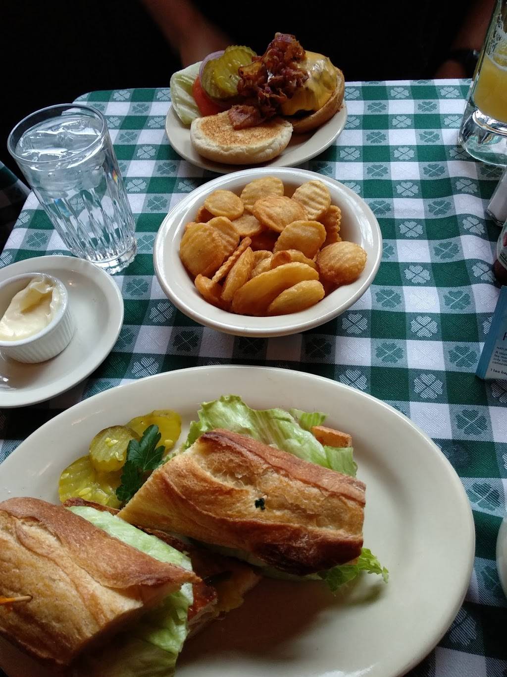 JG Melon | restaurant | 480 Amsterdam Ave, New York, NY 10024, USA | 6468959388 OR +1 646-895-9388