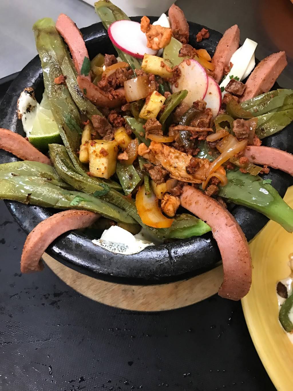 Casa Vallarta Mexican and Seafood Grill | restaurant | 3915 Battleground Ave, Greensboro, NC 27410, USA | 3362827070 OR +1 336-282-7070